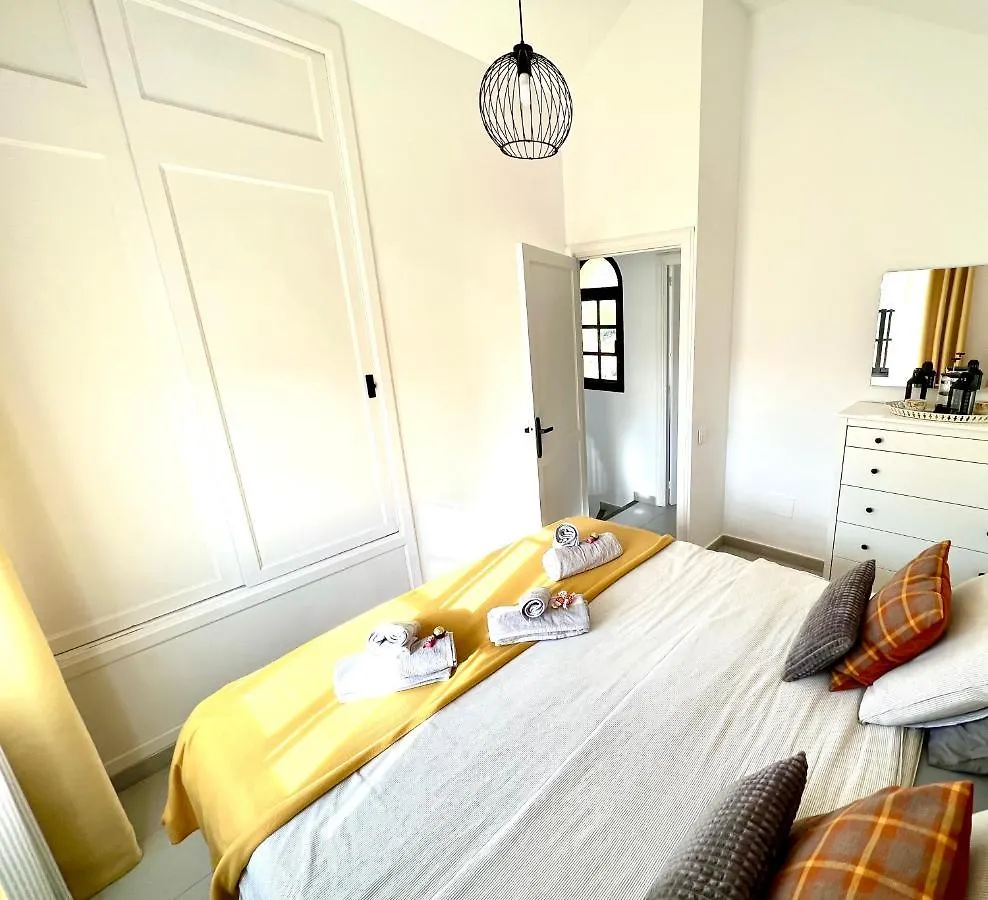 Paola Comfort Apartment Κόστα Κάλμα